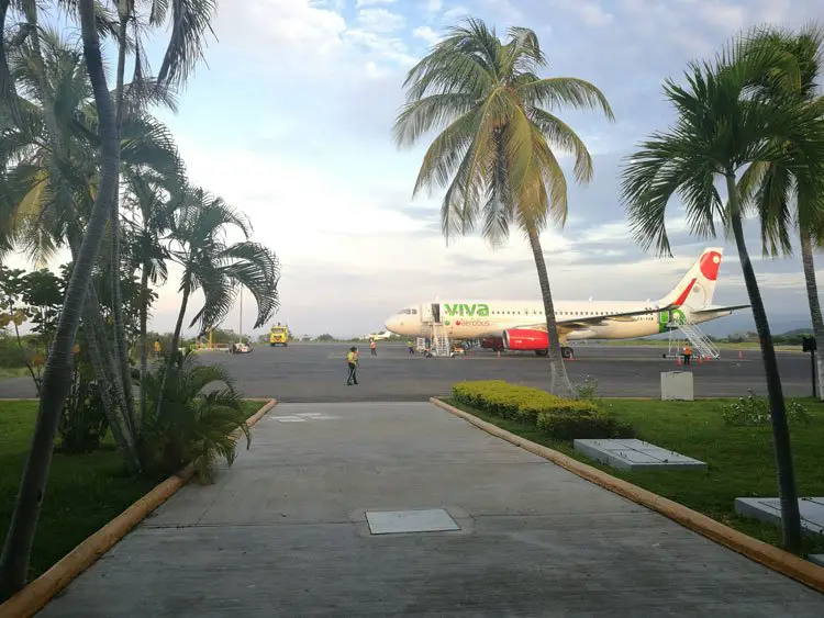 airport Puerto escondido